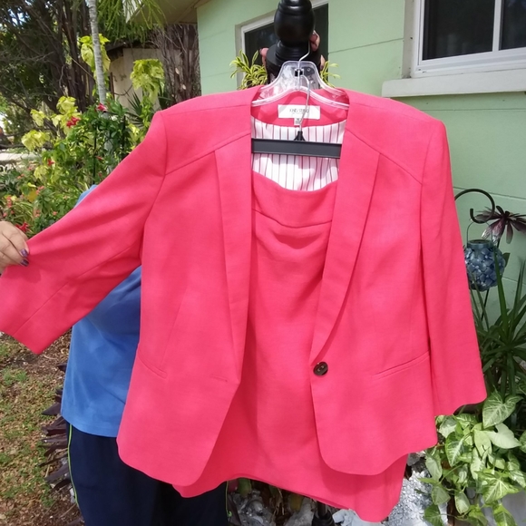 Jones Studio Dresses & Skirts - 2pc  JONES studio  women's suit.size 16 womens